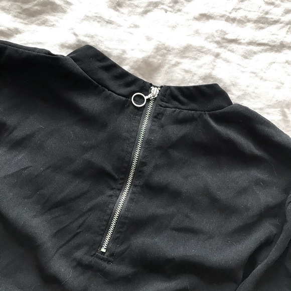 Only Mock Neck Blouse - Picture 2 of 3